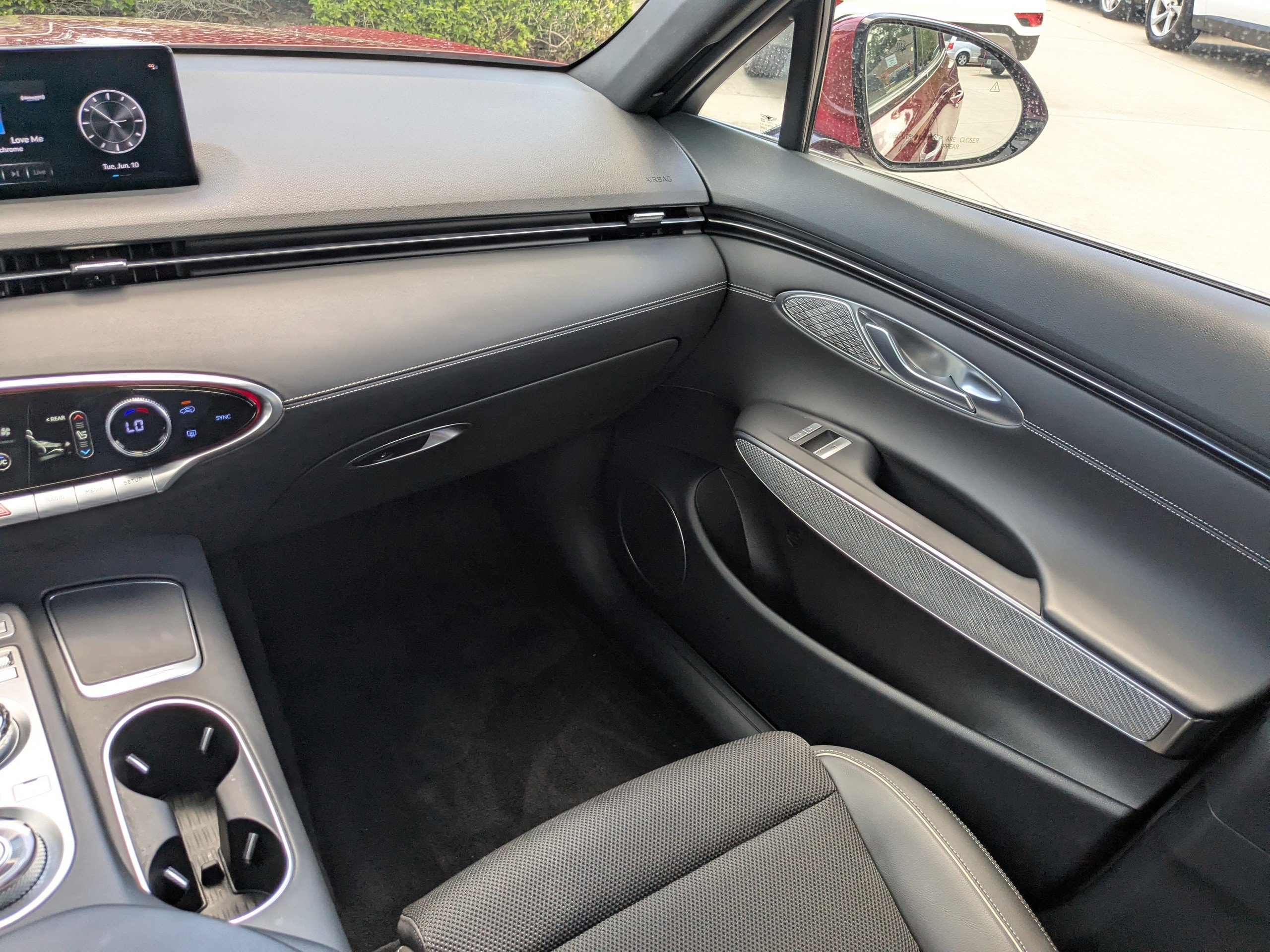2024 Genesis GV70 3.5T Sport photo 13
