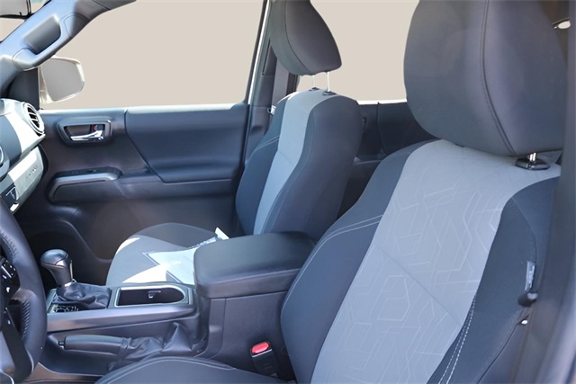 2023 Toyota Tacoma TRD Off-Road photo 9
