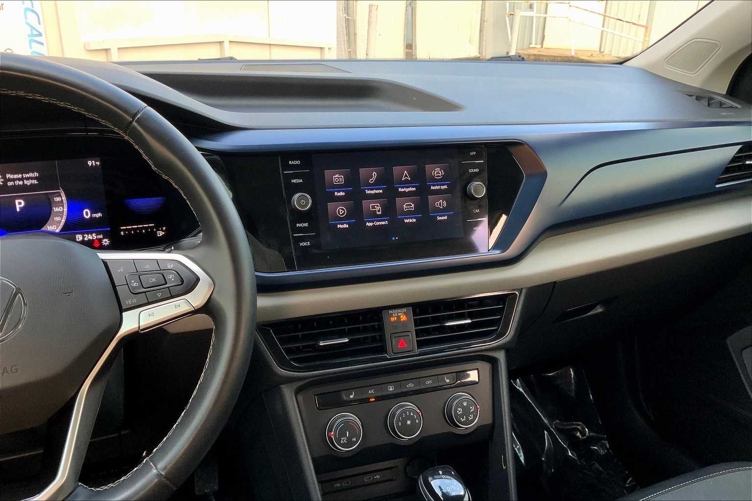 2022 Volkswagen Taos SE photo 6