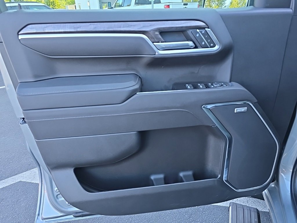 2025 Chevrolet Silverado 1500 LTZ photo 25