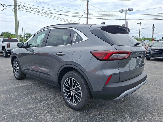 2025 Ford Escape Plug-In Hybrid photo 3