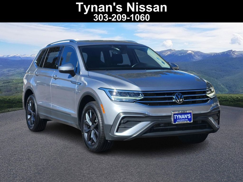 2023 Volkswagen Tiguan SE's photo