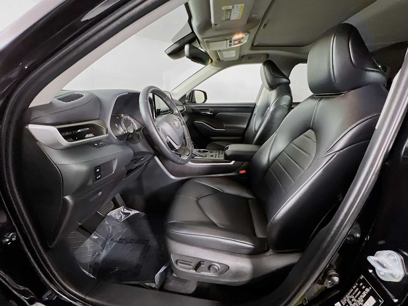 2022 Toyota Highlander XLE photo 19