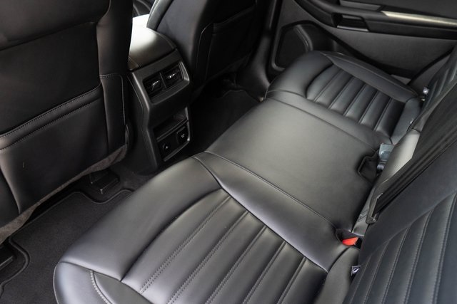 2024 Ford Edge SEL photo 17