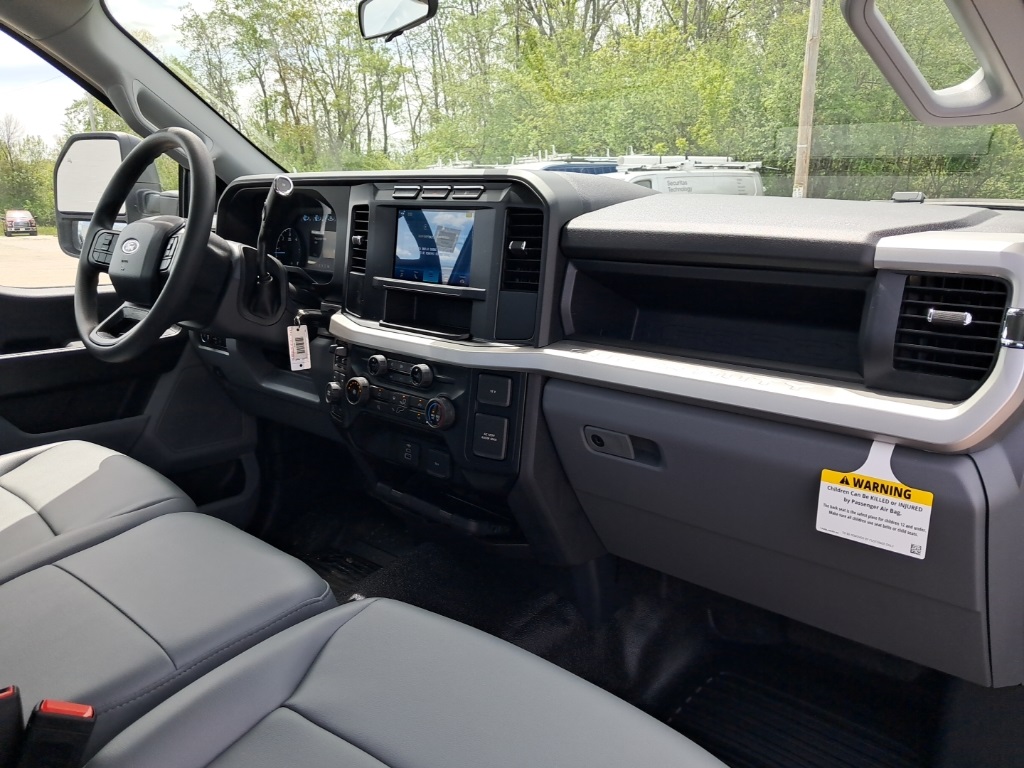 2024 Ford F-550 XL photo 11