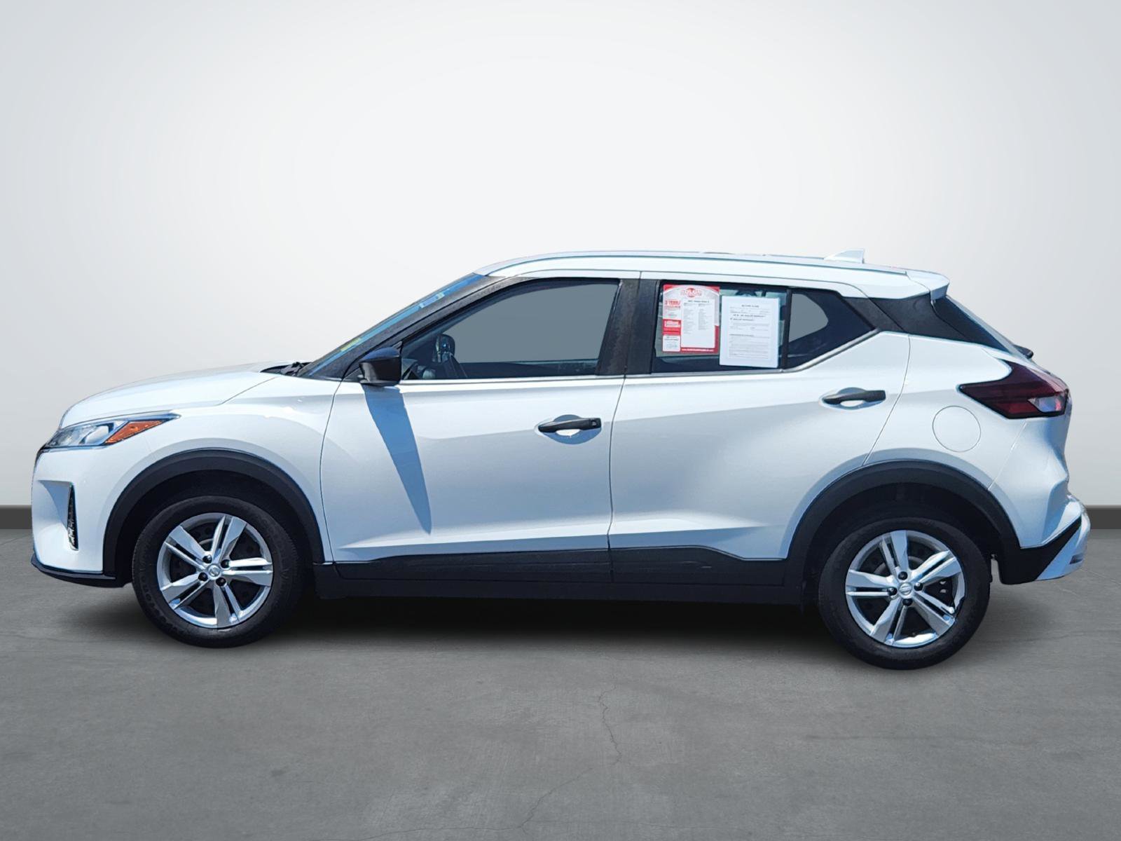 2021 Nissan Kicks S photo 2
