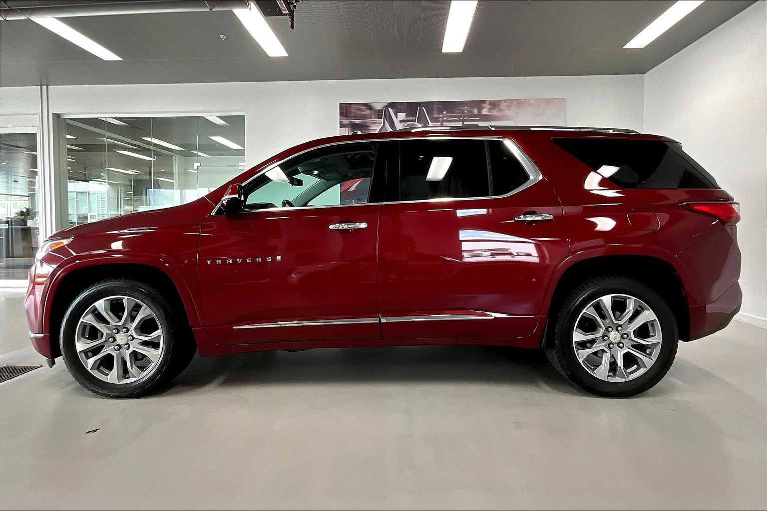 2019 Chevrolet Traverse Premier photo 3