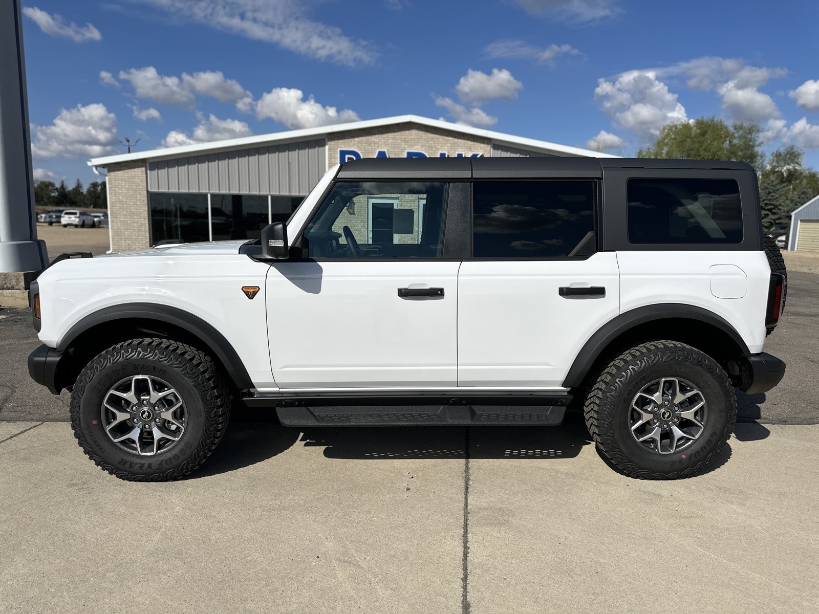 2025 Ford Bronco Badlands photo 3