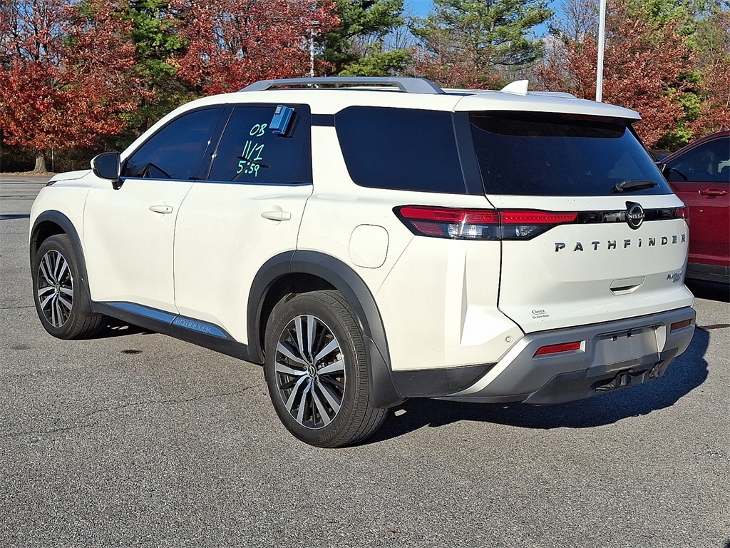 2024 Nissan Pathfinder Platinum photo 3