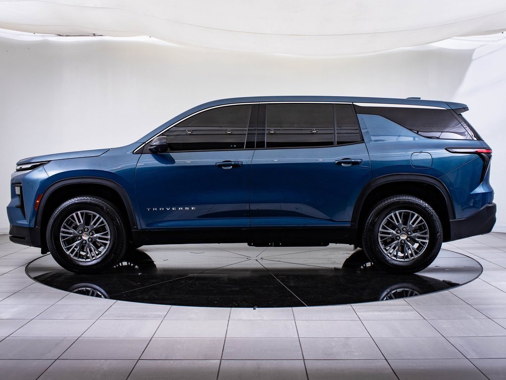 2024 Chevrolet Traverse LS photo 5