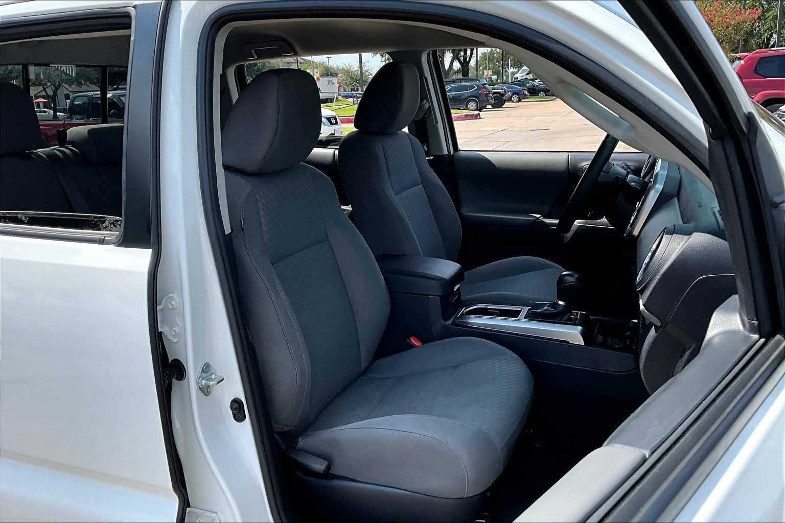 2023 Toyota Tacoma SR5 photo 8