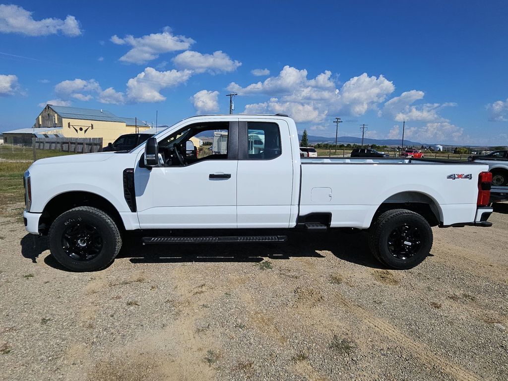 2025 Ford F-350 photo 15
