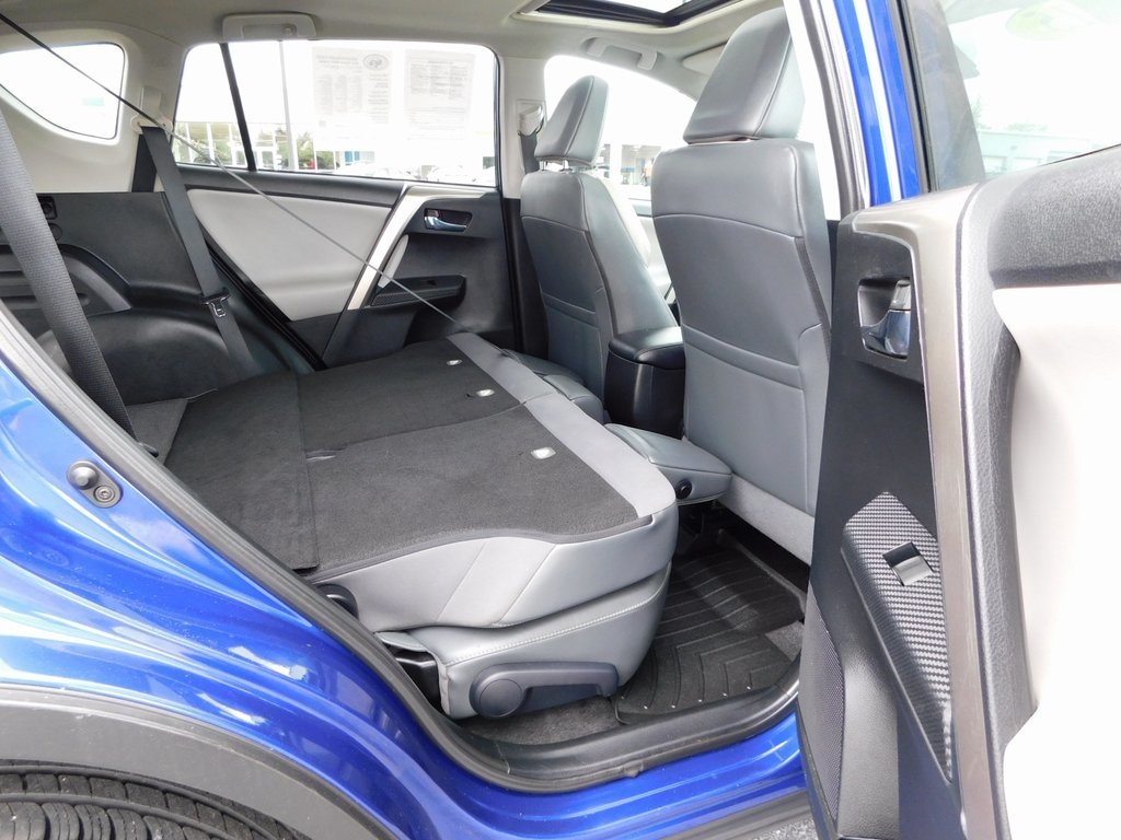 2015 Toyota RAV4 Limited photo 20