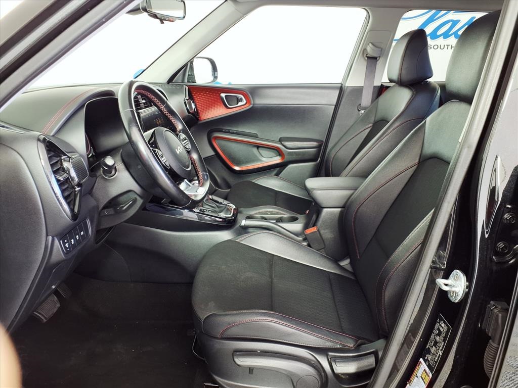 2023 Kia Soul GT-Line photo 7