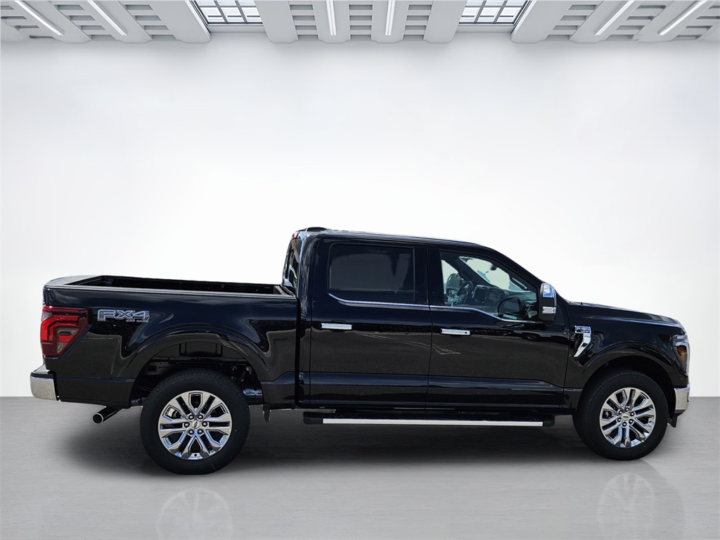 2025 Ford F-150 Lariat photo 3
