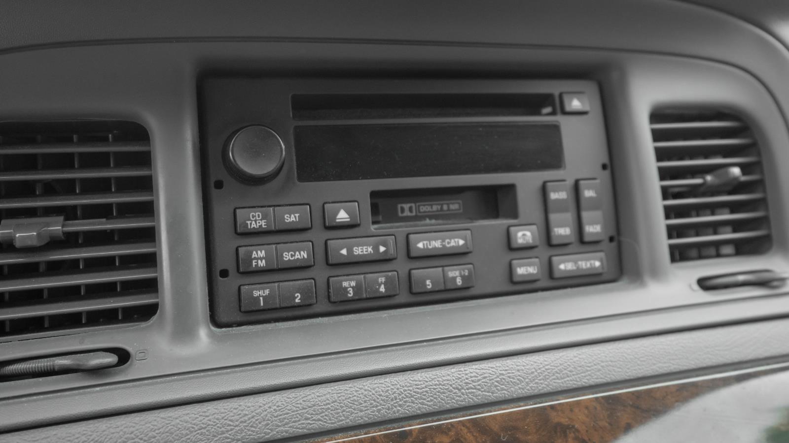 2005 Mercury Grand Marquis GS photo 11