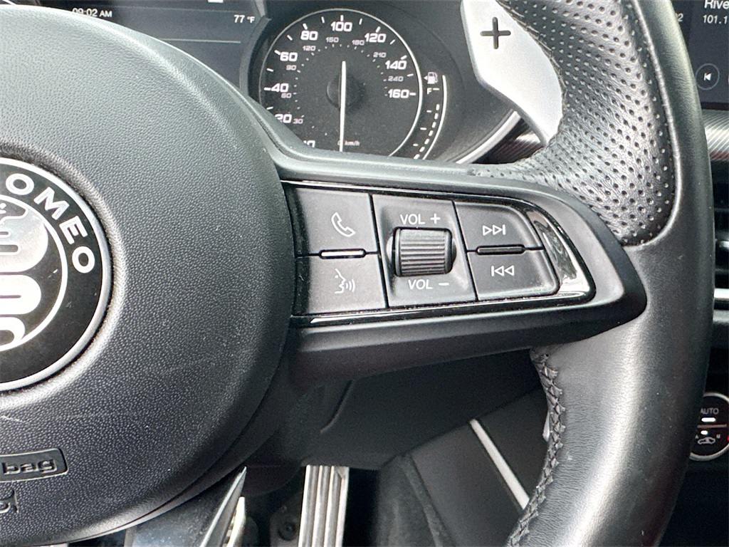 2022 Alfa Romeo Stelvio Ti Sport photo 13