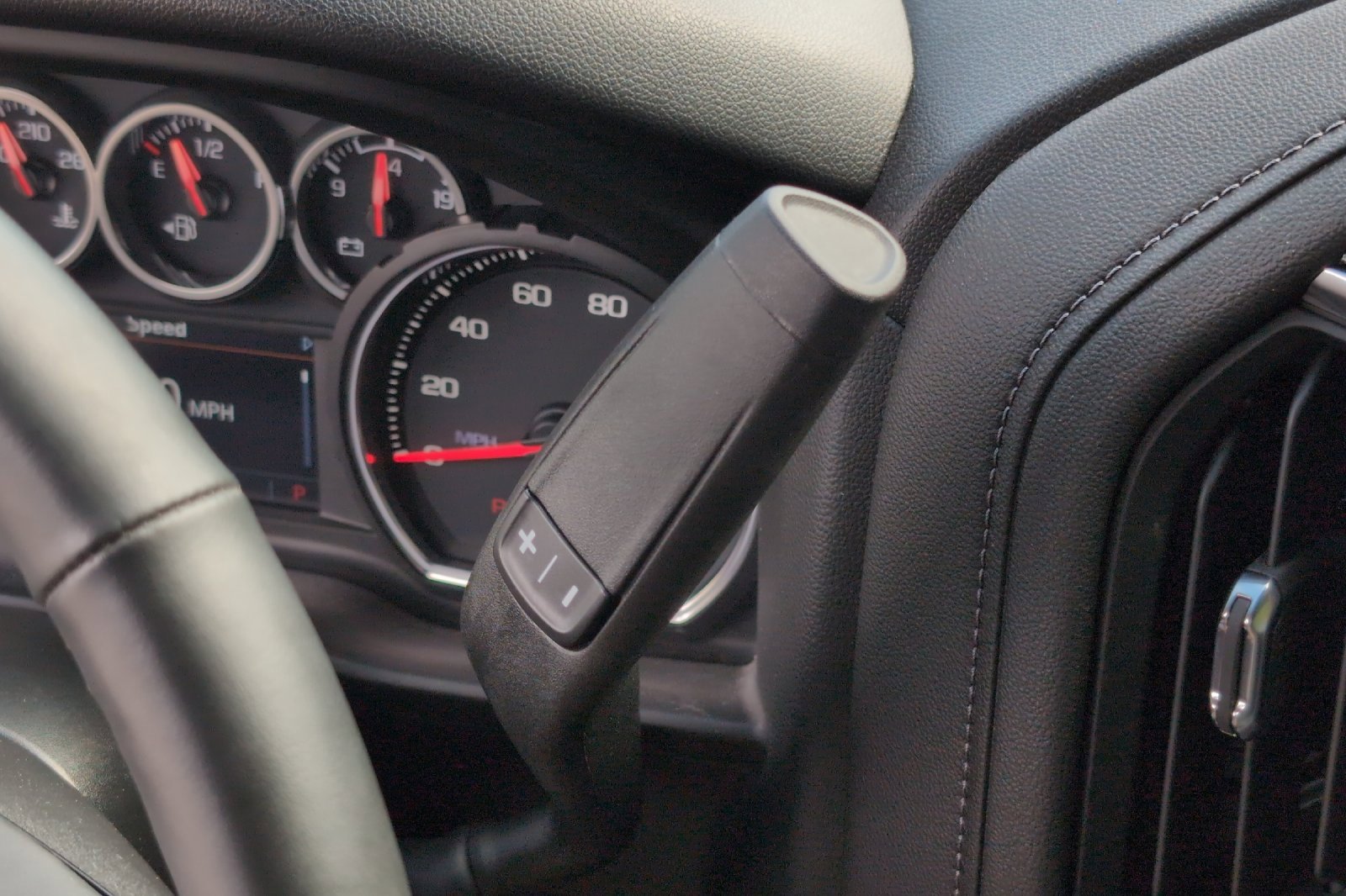 2023 Chevrolet Silverado LT photo 20