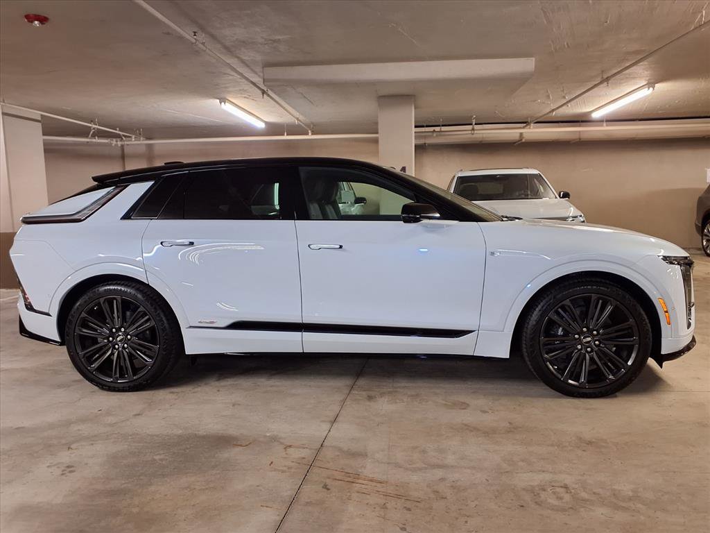 2026 Cadillac Lyriq photo 4