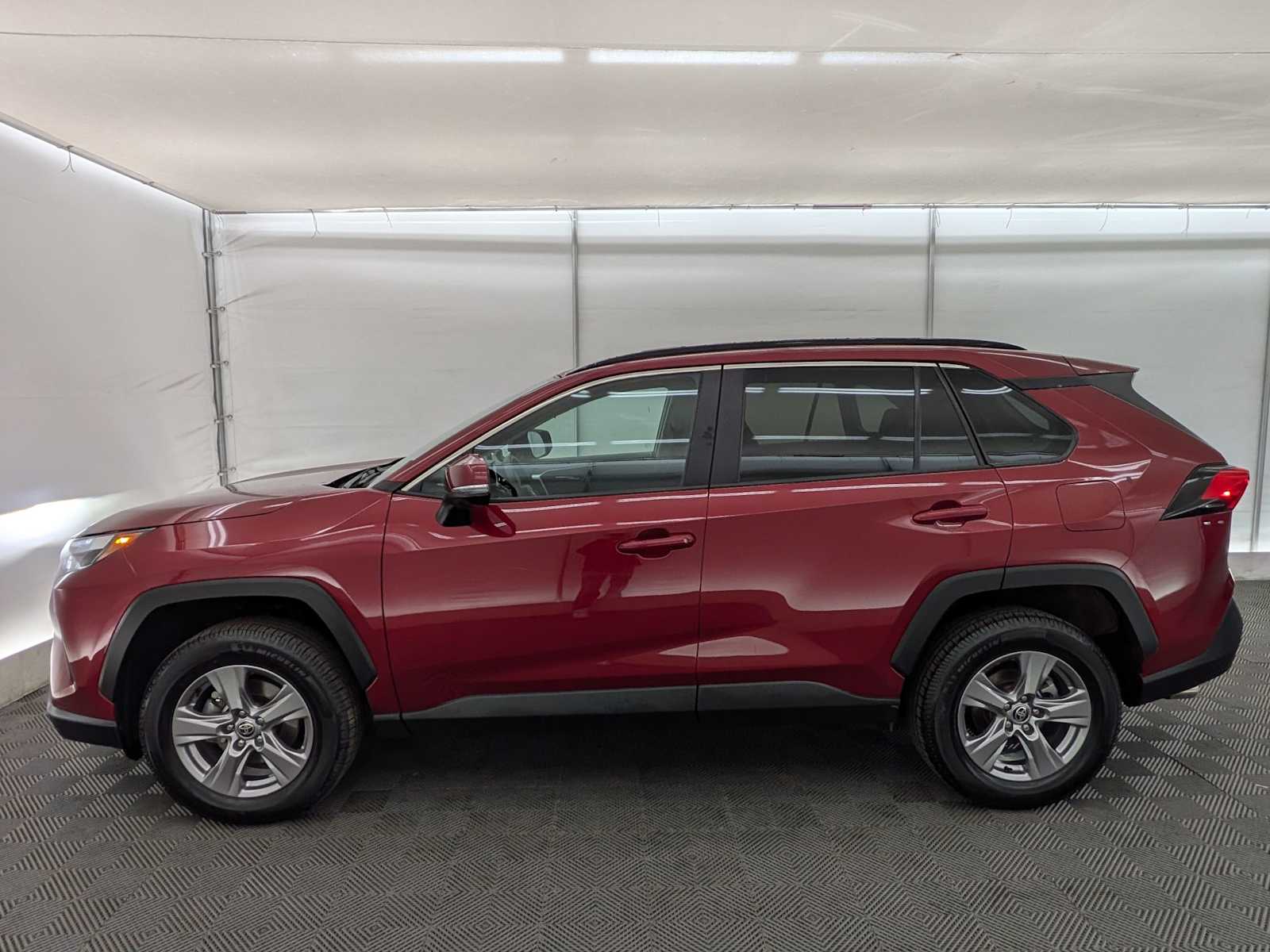 2024 Toyota RAV4 XLE photo 2