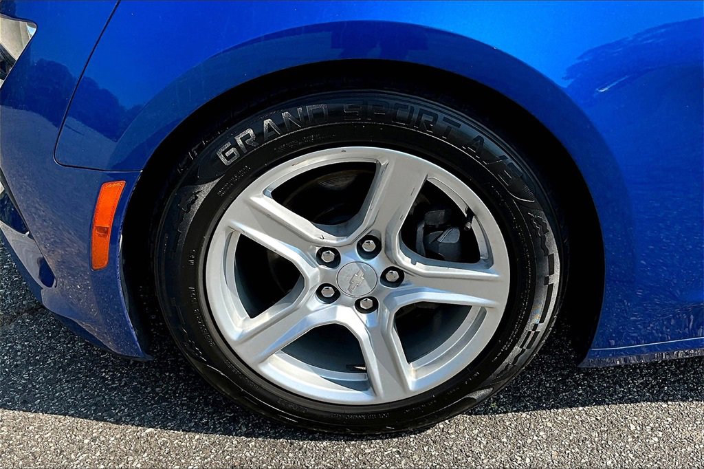 2018 Chevrolet Camaro 1LT photo 26