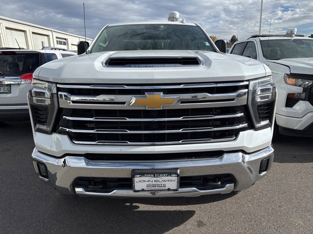 2024 Chevrolet Silverado 2500HD LTZ photo 2
