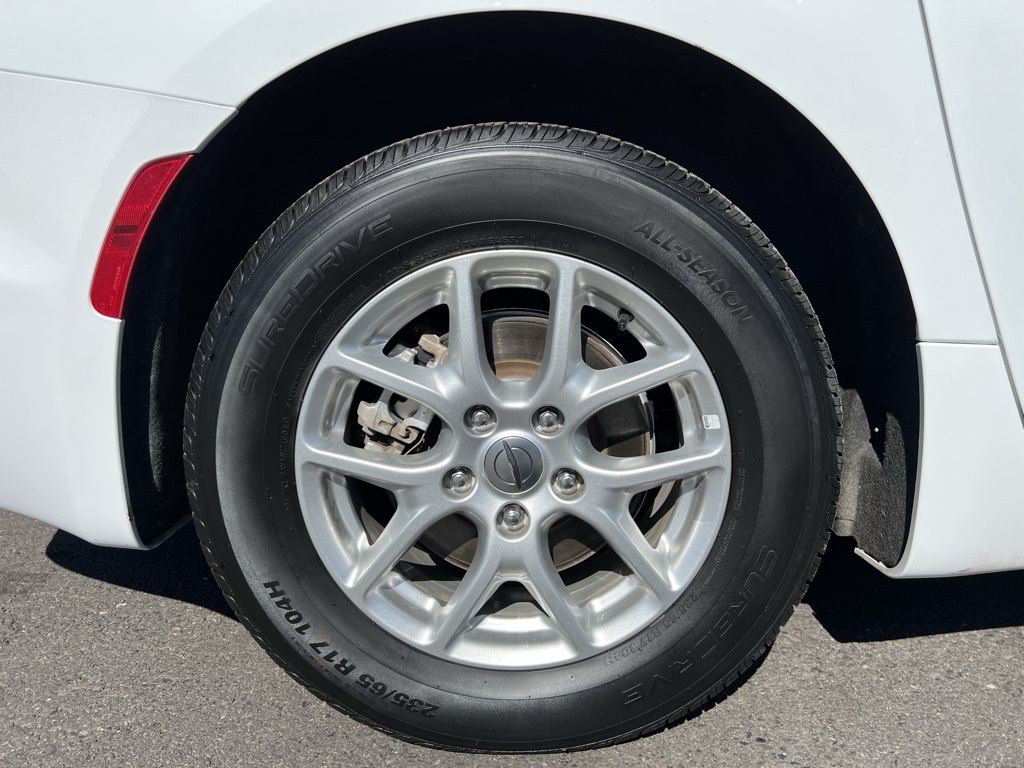 2023 Chrysler Pacifica Touring L photo 8