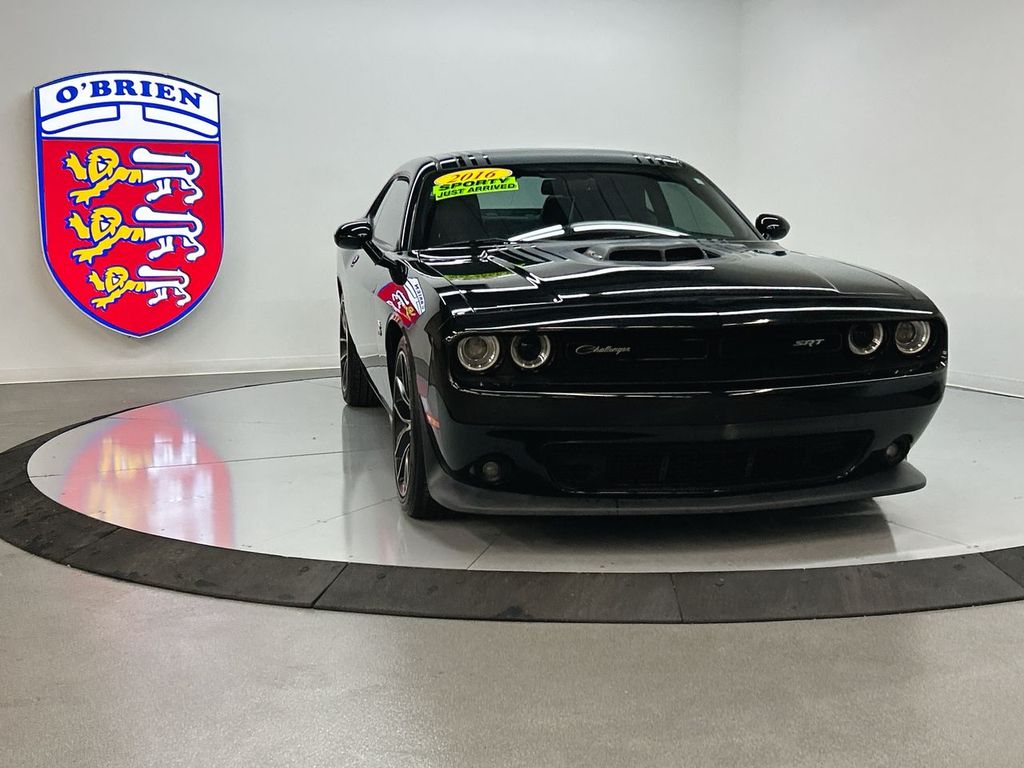 2016 Dodge Challenger Scat Pack's photo