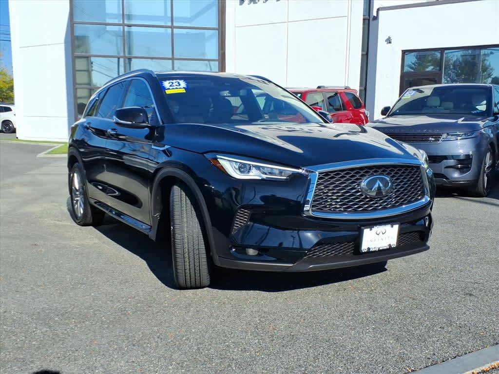 2023 Infiniti QX50 Luxe photo 3