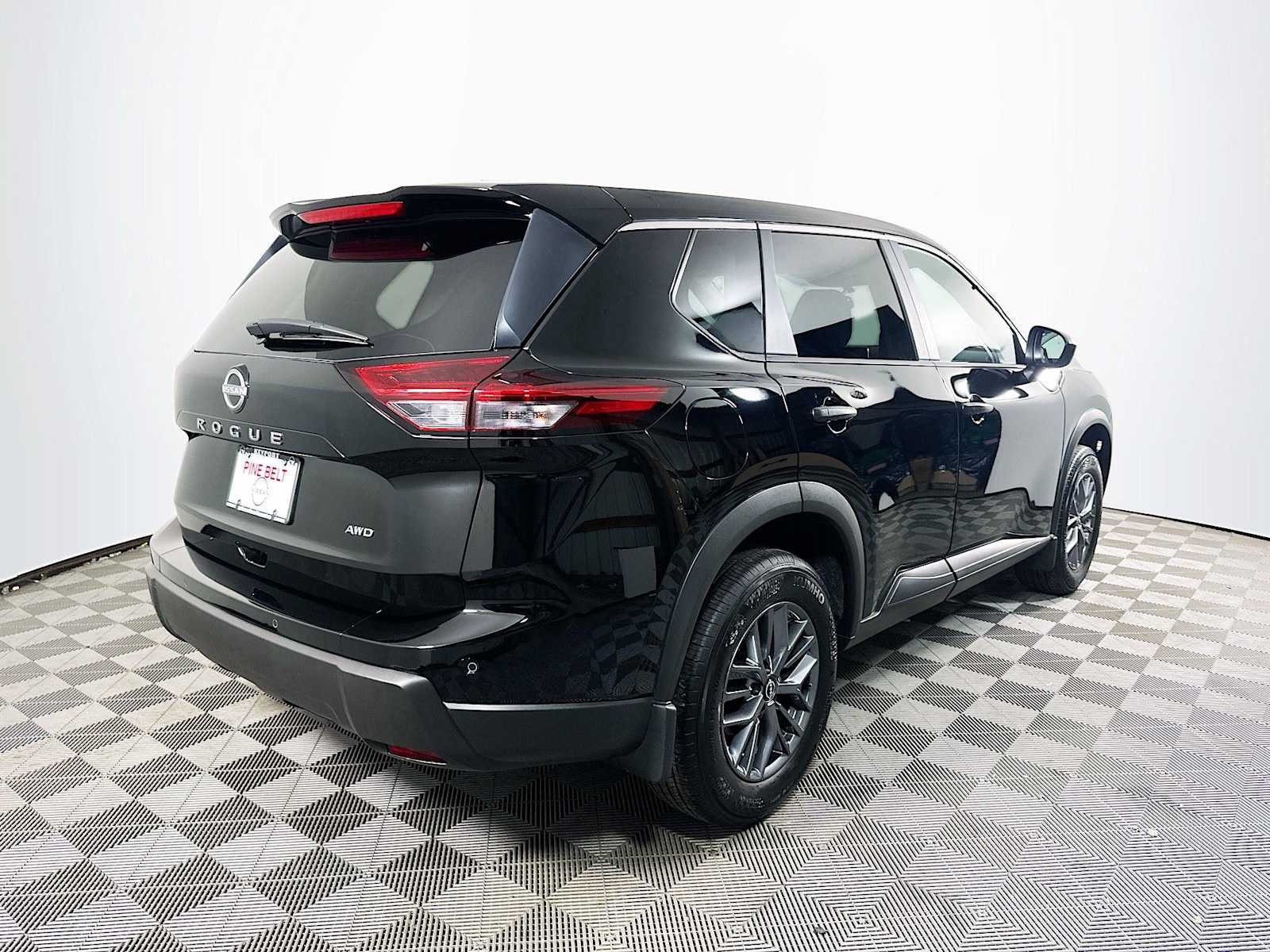 2025 Nissan Rogue S photo 4