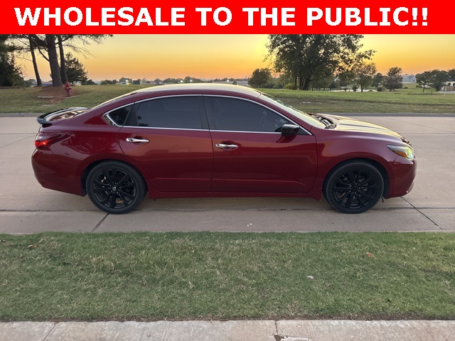 2017 Nissan Altima 2.5 SR photo 2