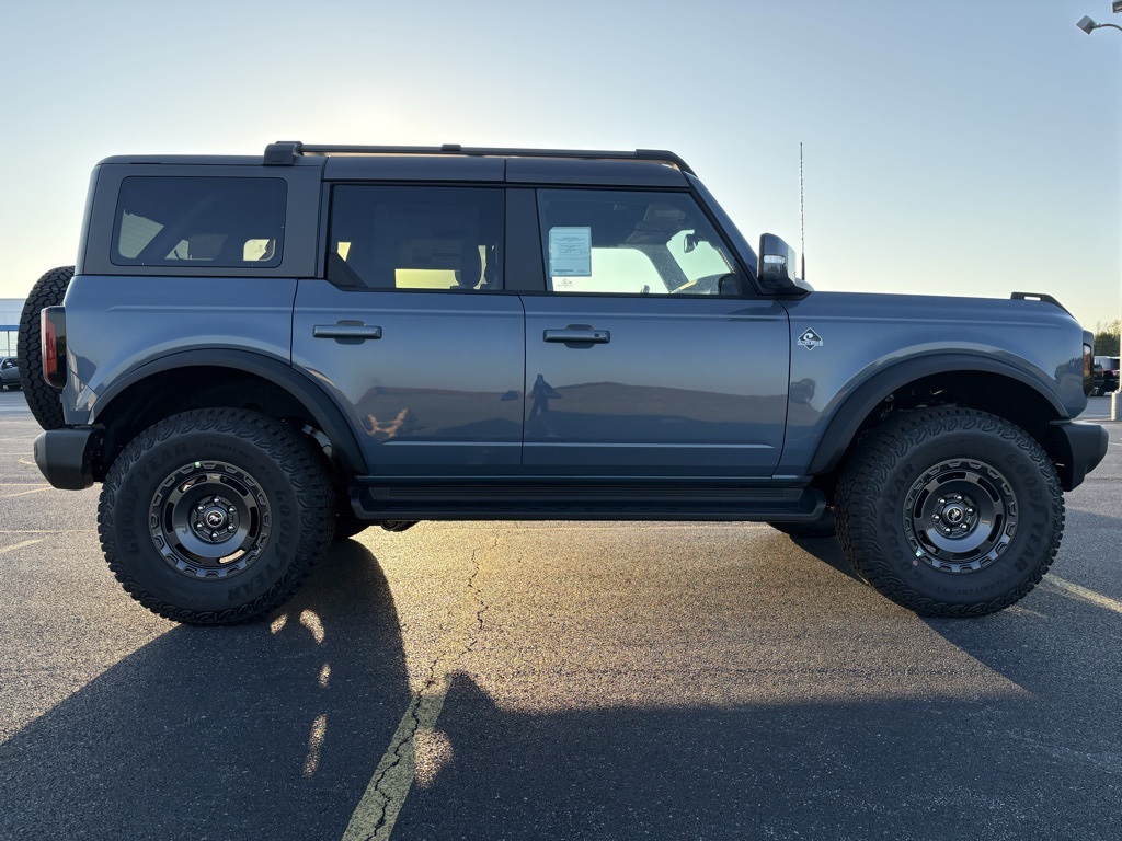 2025 Ford Bronco Outer Banks photo 4