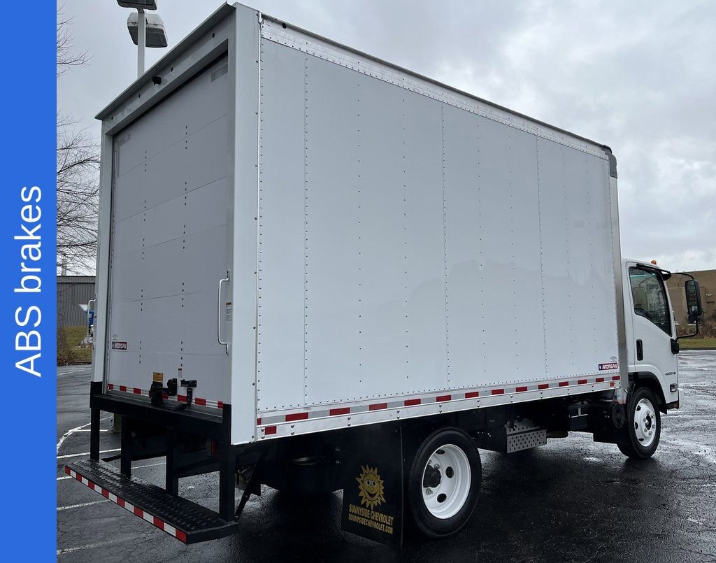 2024 Chevrolet Silverado 4500HD photo 2