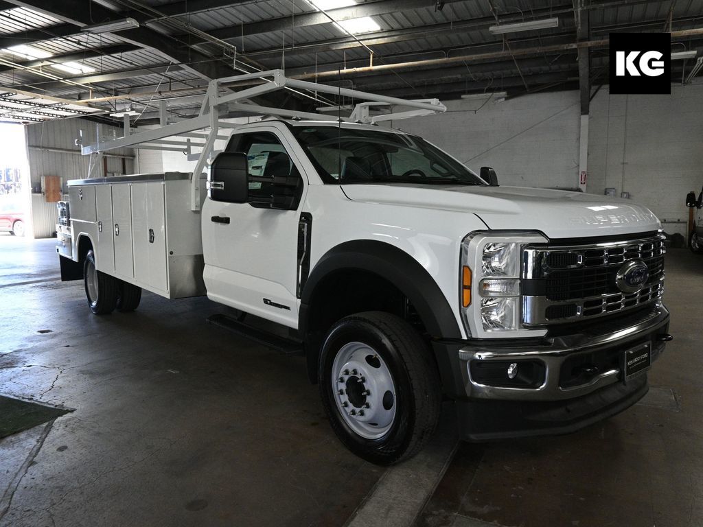 2025 Ford F-550 Super Duty Chassis Cab XL's photo