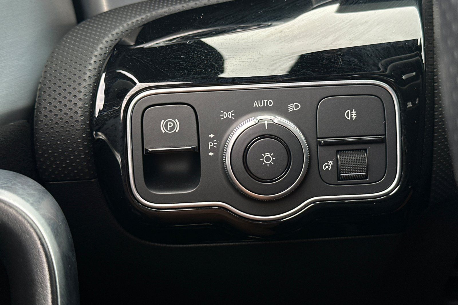 2025 Mercedes Benz CLA 35 AMG 4MATIC photo 25