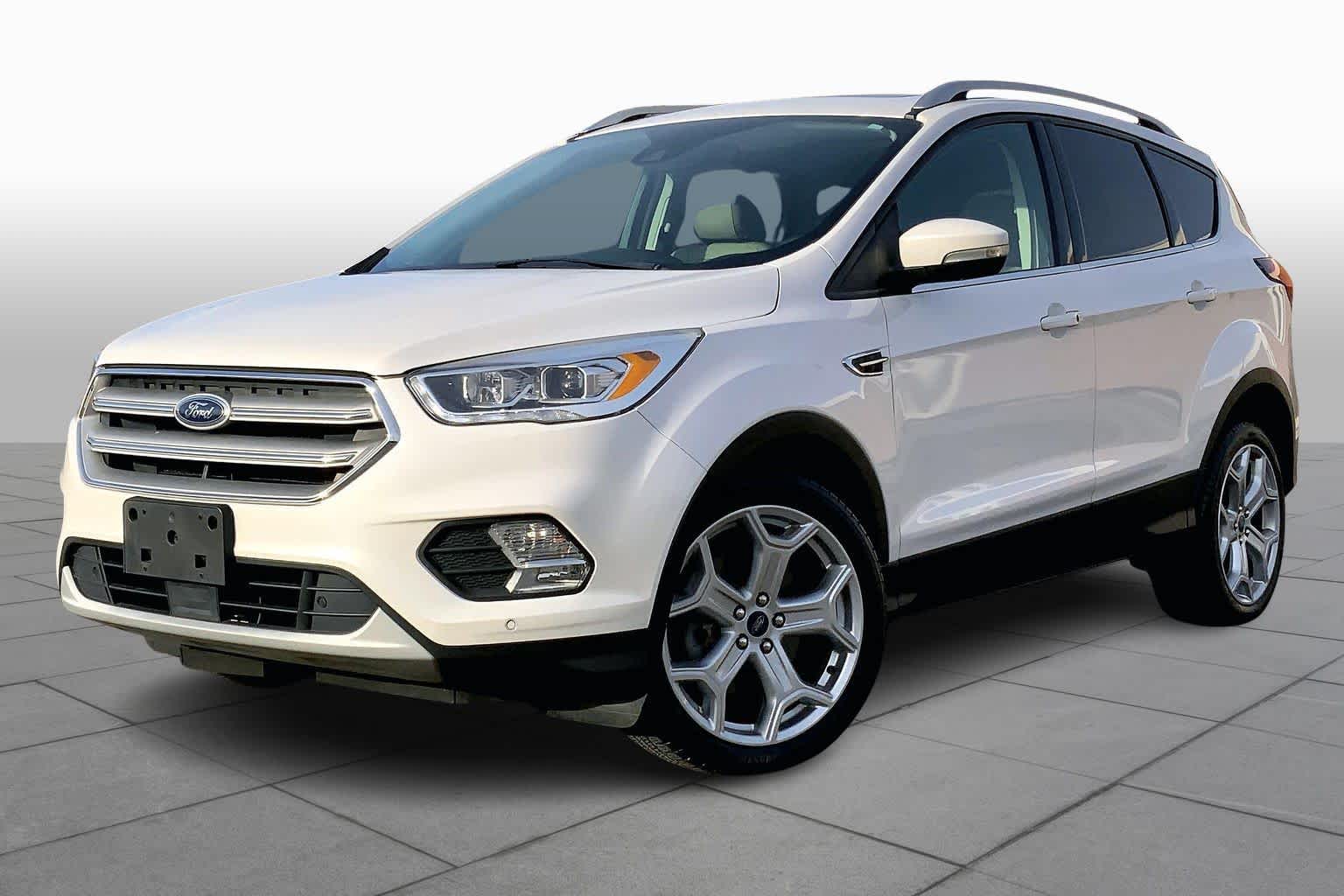 2019 Ford Escape Titanium's photo