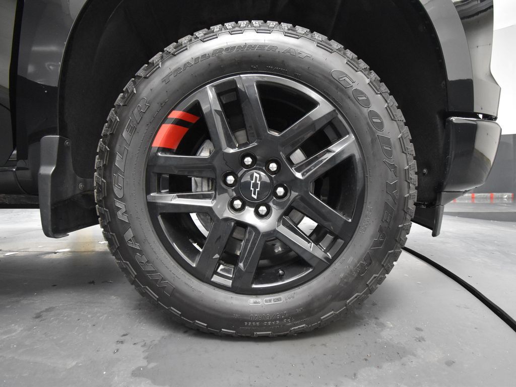 2025 Chevrolet Silverado 1500 RST photo 12