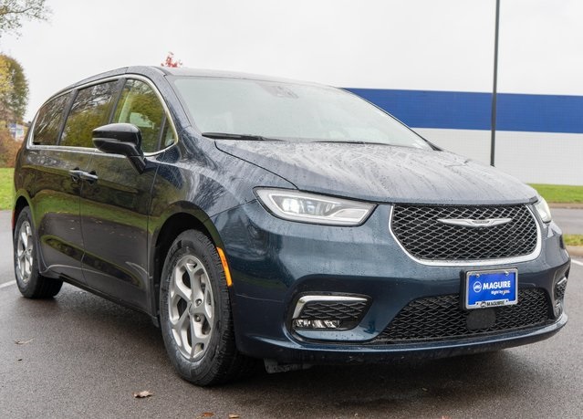 2024 Chrysler Pacifica Limited photo 4