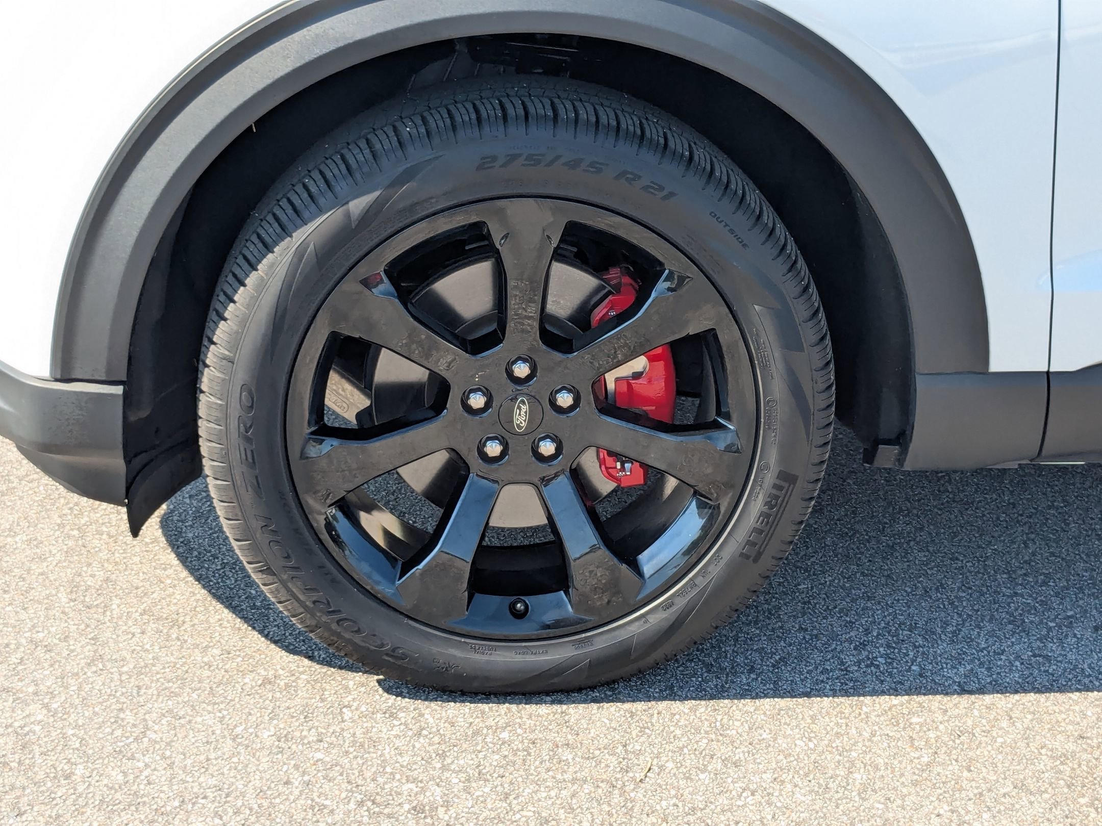 2024 Ford Explorer ST photo 3