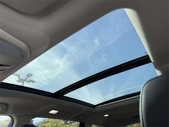 2025 Subaru Ascent Onyx Edition Touring photo 3