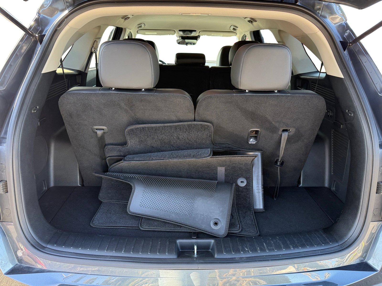 2024 Kia Sorento S photo 16