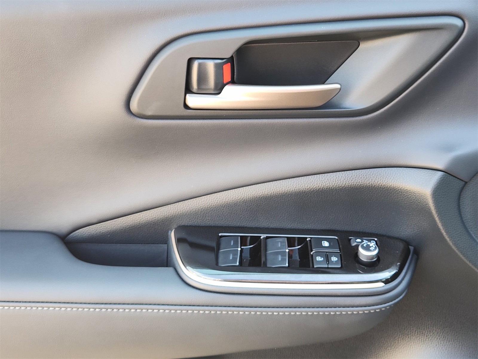 2026 Toyota Crown XLE photo 17