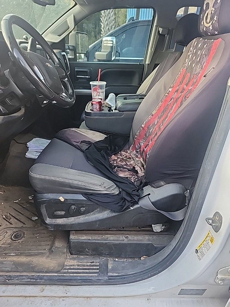 2017 Chevrolet Silverado 2500HD LT photo 3