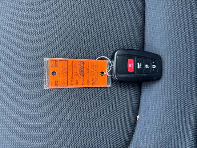 2022 Toyota Corolla Hybrid LE photo 12