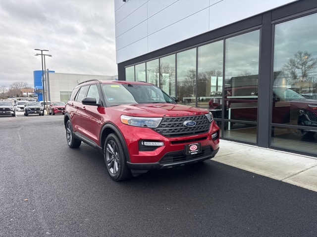 2023 Ford Explorer XLT's photo