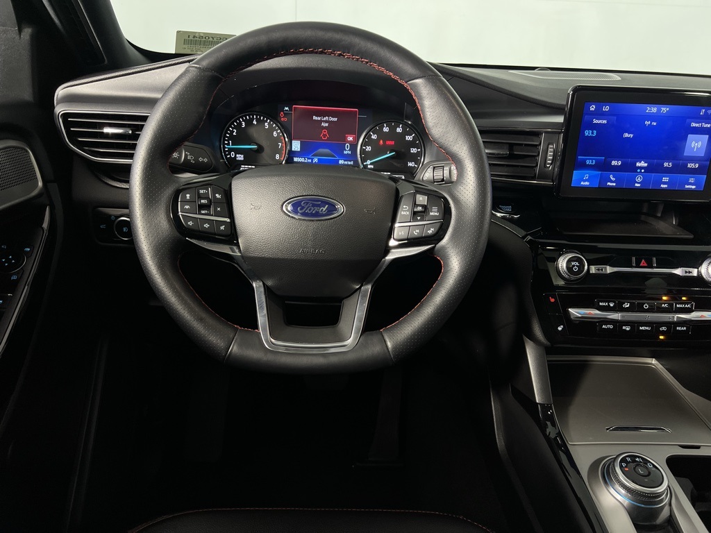 2024 Ford Explorer ST-Line photo 8