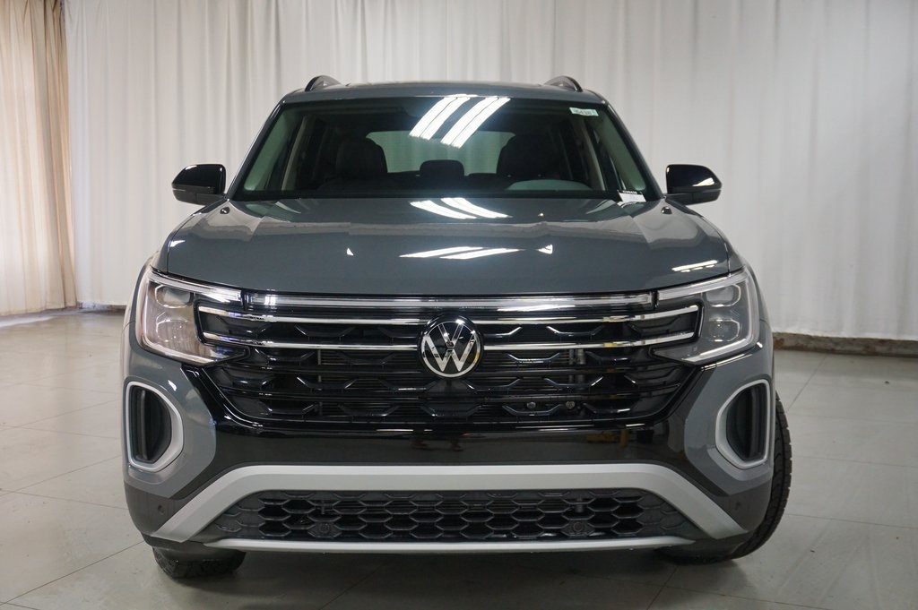 2025 Volkswagen Atlas Peak Edition SE photo 4