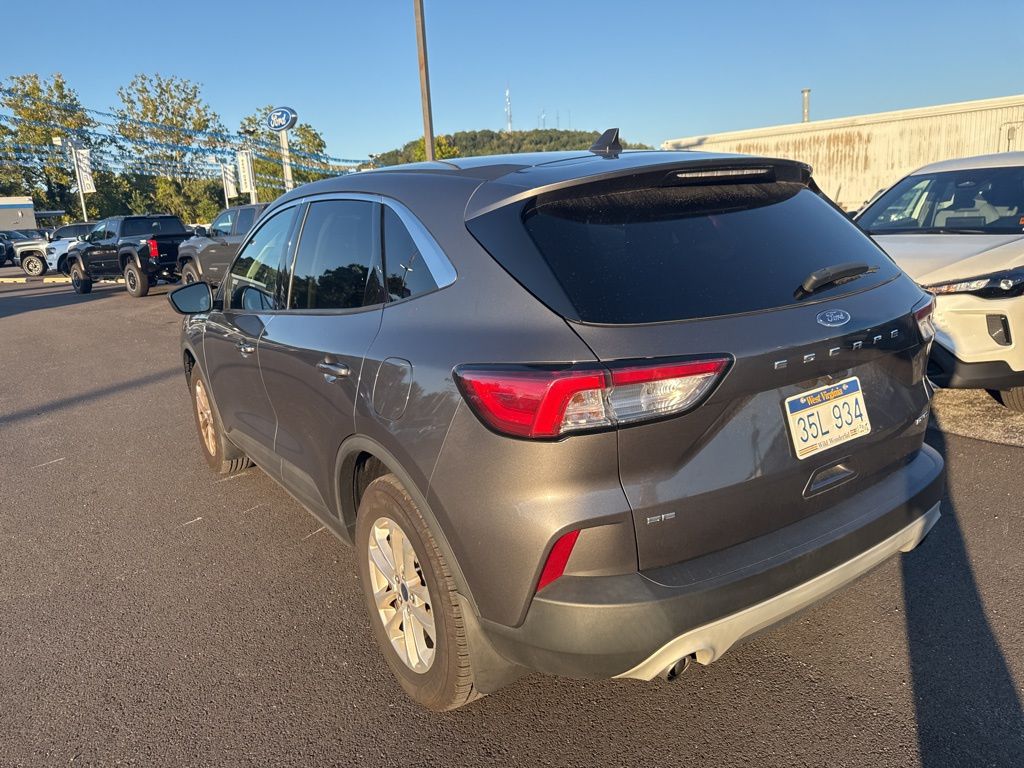 2022 Ford Escape SE photo 4