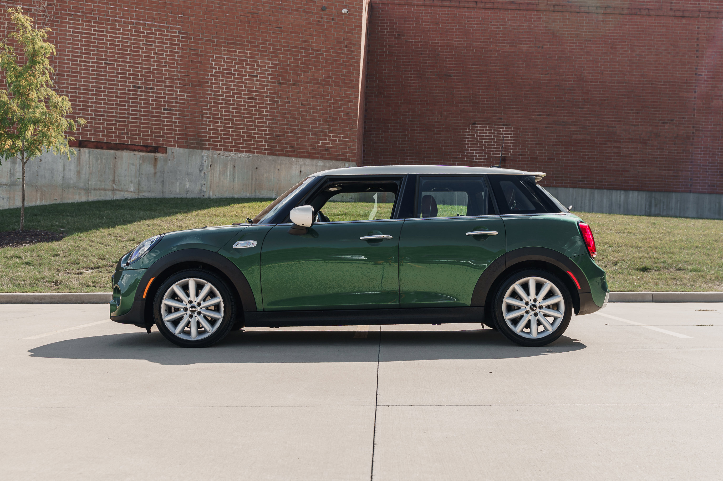 2020 Mini Cooper 4 Door Hardtop S photo 4