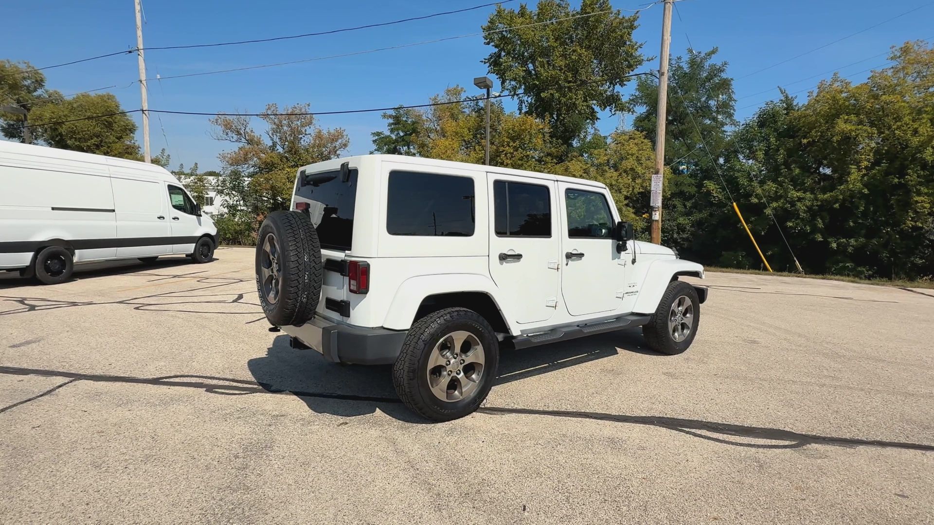 2017 Jeep Wrangler Unlimited Sahara photo 26